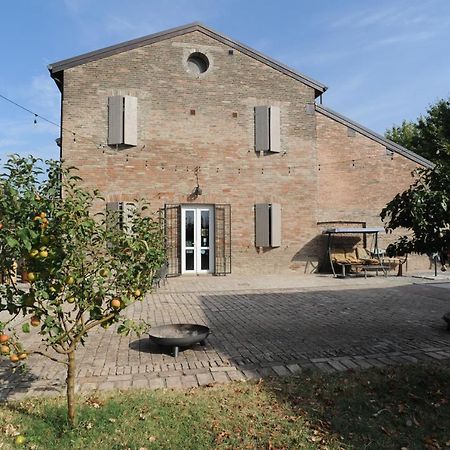 Отель Tlcafe Hospitality San Secondo Parmense Экстерьер фото