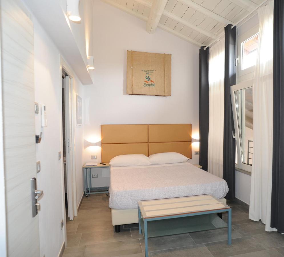 Отель Tlcafe Hospitality San Secondo Parmense Экстерьер фото