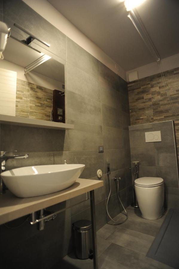 Отель Tlcafe Hospitality San Secondo Parmense Экстерьер фото