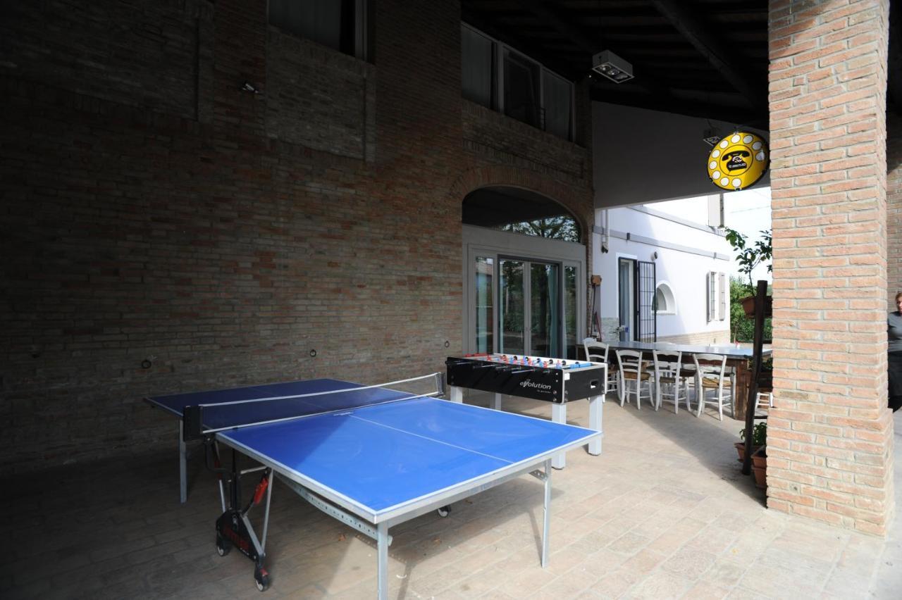 Отель Tlcafe Hospitality San Secondo Parmense Экстерьер фото
