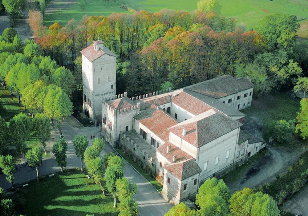 Отель Tlcafe Hospitality San Secondo Parmense Экстерьер фото